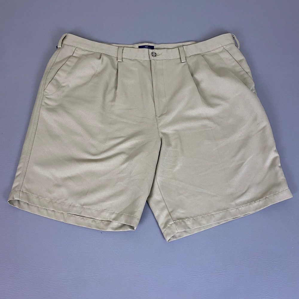 Dockers Shorts Mens Size 42W Golf  Khaki Beige Pleated Relaxed Herringbone *Flaw